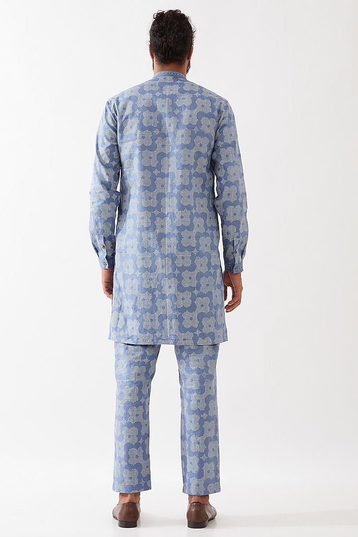Blue Linen Printed Textured Kurta Set by Son Of A Noble SNOB Men at Pernia's Pop Up Shop