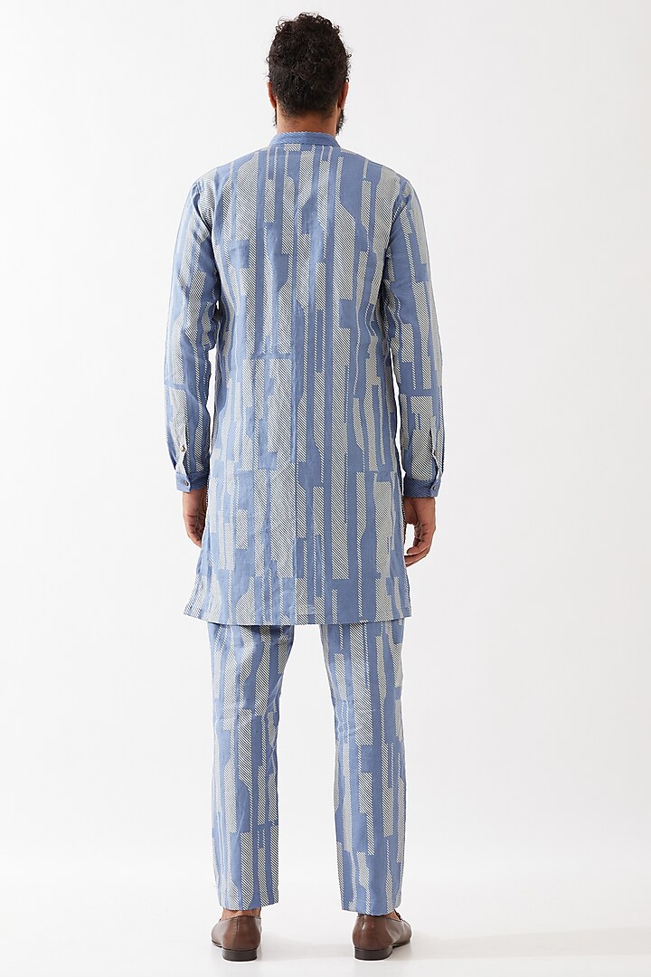 Blue Linen Printed Pleated Kurta Set by Son Of A Noble SNOB Men at Pernia's Pop Up Shop