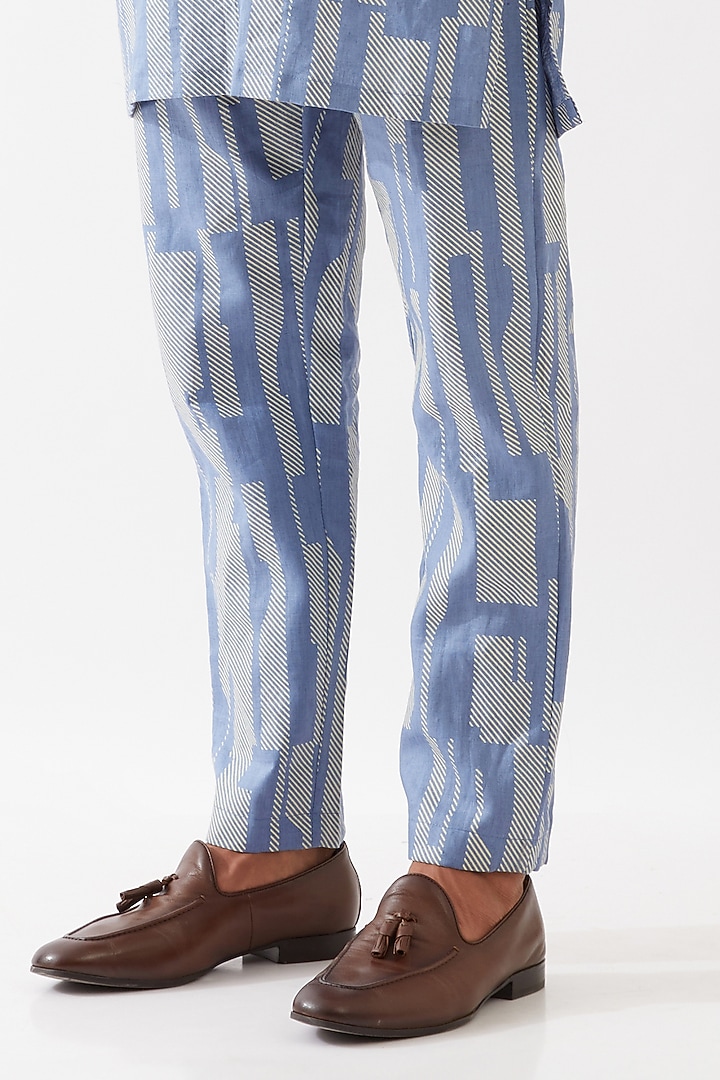 Blue Linen Printed Pleated Kurta Set by Son Of A Noble SNOB Men at Pernia's Pop Up Shop