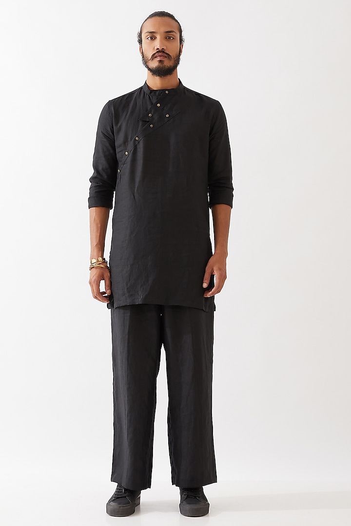 Black Linen Kurta Set by Son Of A Noble SNOB Men at Pernia's Pop Up Shop