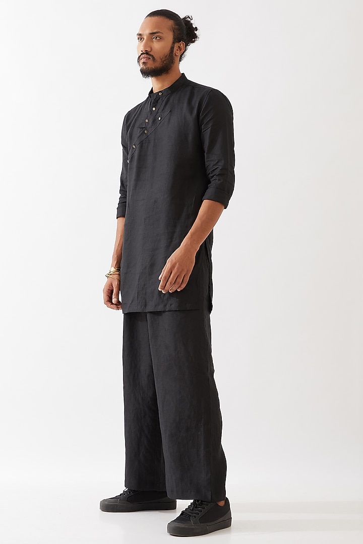 Black Linen Kurta Set by Son Of A Noble SNOB Men at Pernia's Pop Up Shop