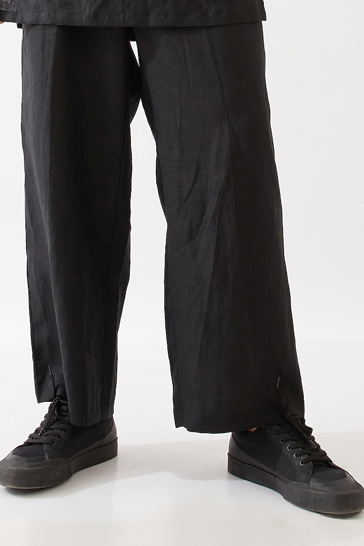 Black Linen Kurta Set by Son Of A Noble SNOB Men at Pernia's Pop Up Shop