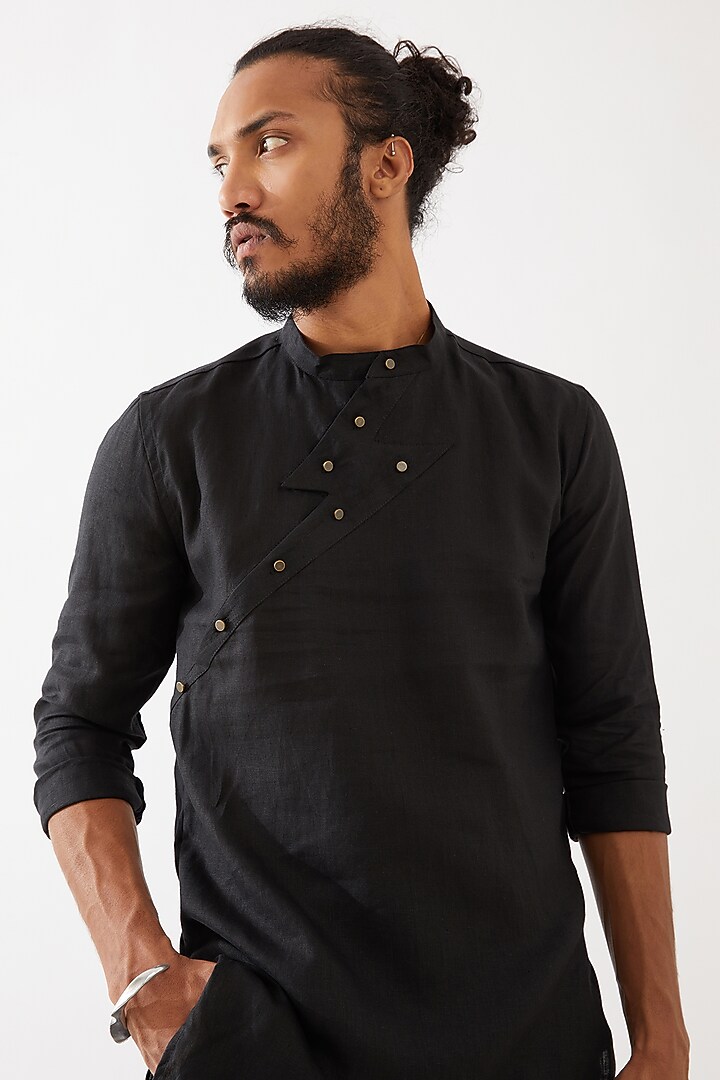 Black Linen Kurta Set by Son Of A Noble SNOB Men at Pernia's Pop Up Shop