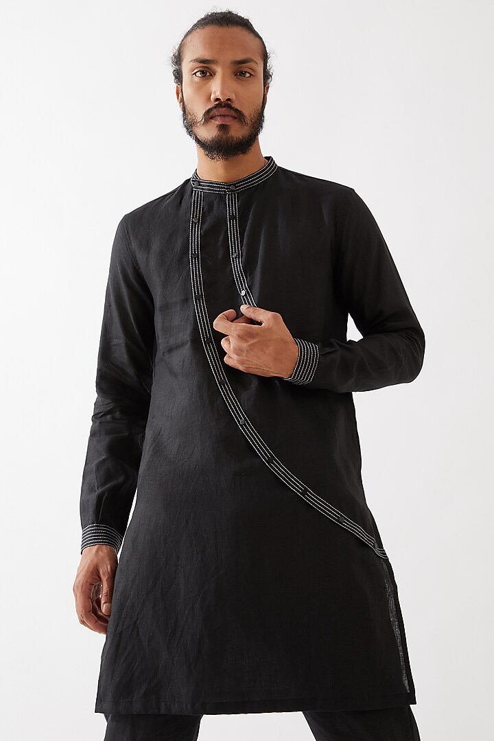 Black Linen Kurta Set by Son Of A Noble SNOB Men at Pernia's Pop Up Shop