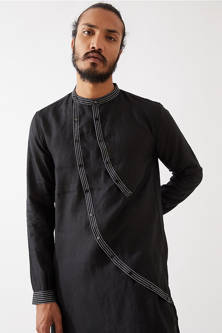Black Linen Kurta Set by Son Of A Noble SNOB Men at Pernia's Pop Up Shop