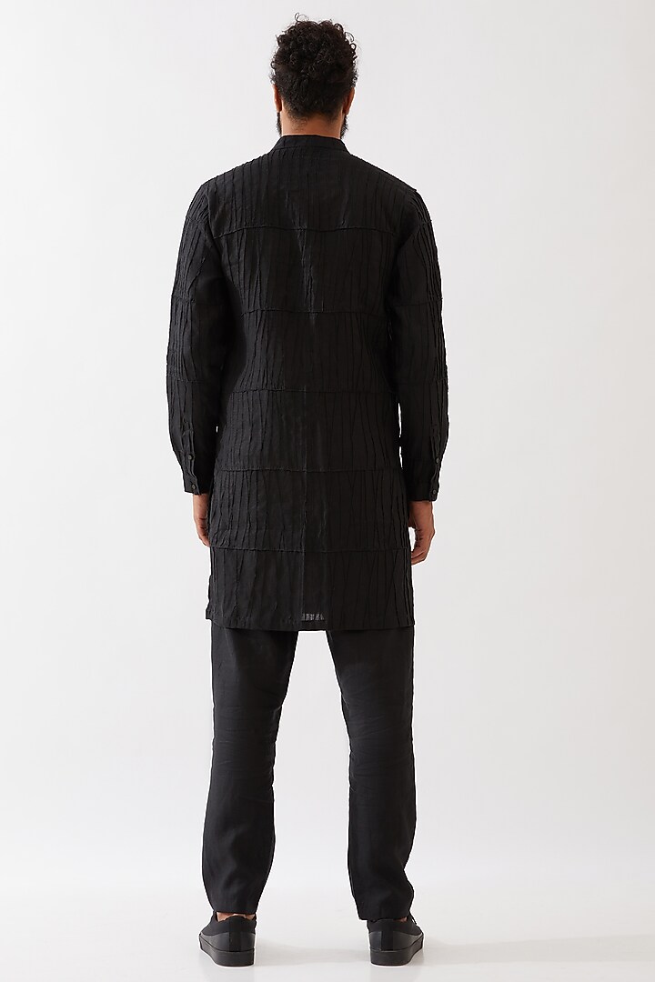 Black Linen Pintucks Textured Kurta Set by Son Of A Noble SNOB Men at Pernia's Pop Up Shop