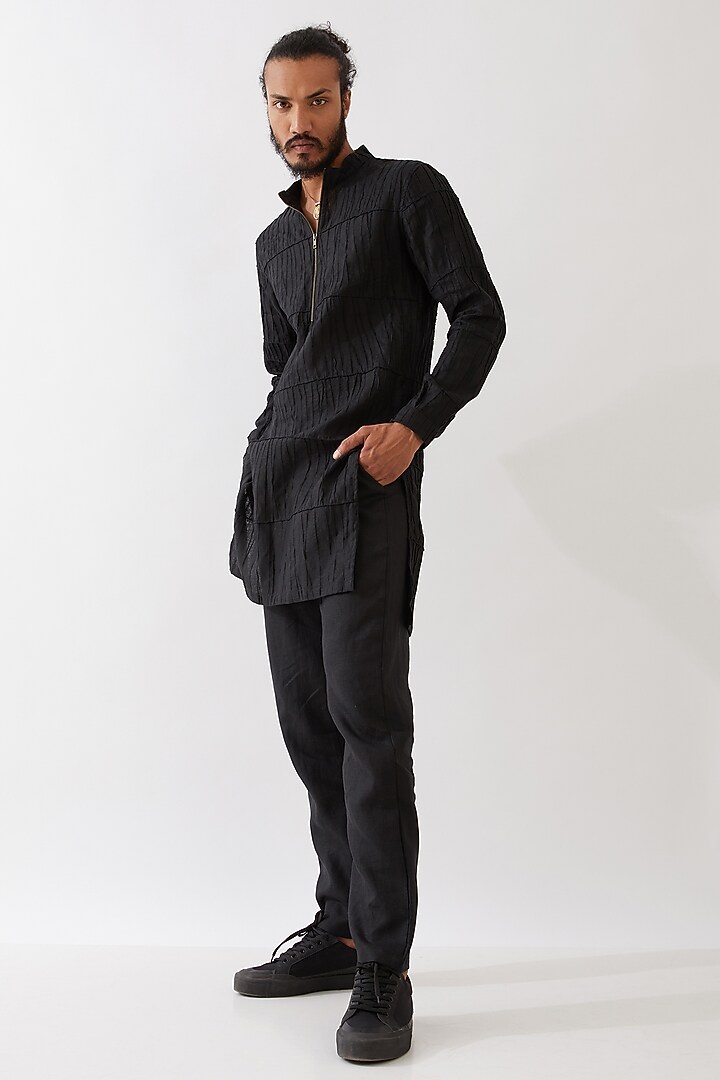 Black Linen Pintucks Textured Kurta Set by Son Of A Noble SNOB Men at Pernia's Pop Up Shop