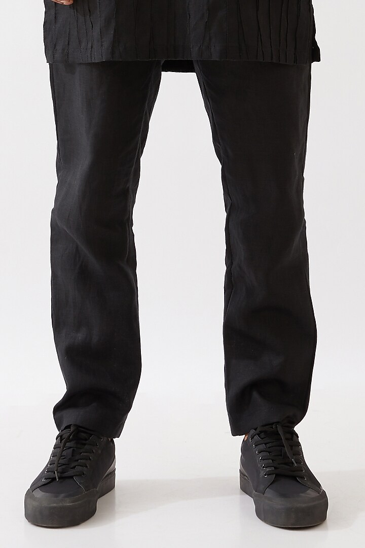 Black Linen Pintucks Textured Kurta Set by Son Of A Noble SNOB Men at Pernia's Pop Up Shop