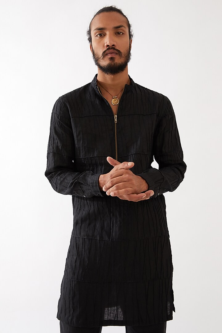 Black Linen Pintucks Textured Kurta Set by Son Of A Noble SNOB Men at Pernia's Pop Up Shop