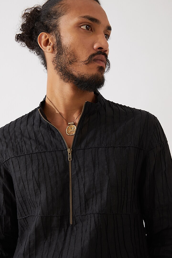 Black Linen Pintucks Textured Kurta Set by Son Of A Noble SNOB Men at Pernia's Pop Up Shop