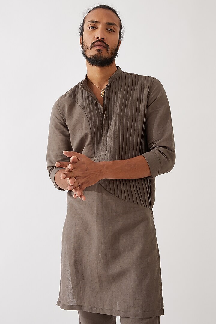 Grey Cotton Linen Pleated Textured Kurta Set by Son Of A Noble SNOB Men at Pernia's Pop Up Shop