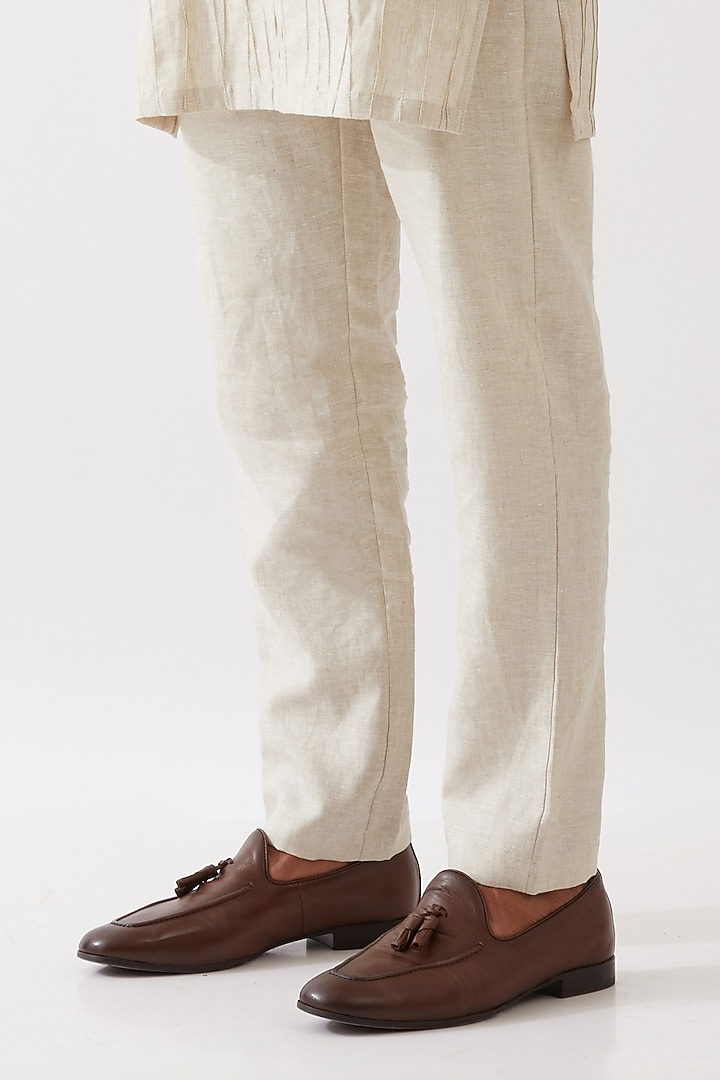 Ivory Linen Pintucks Textured Kurta Set by Son Of A Noble SNOB Men at Pernia's Pop Up Shop