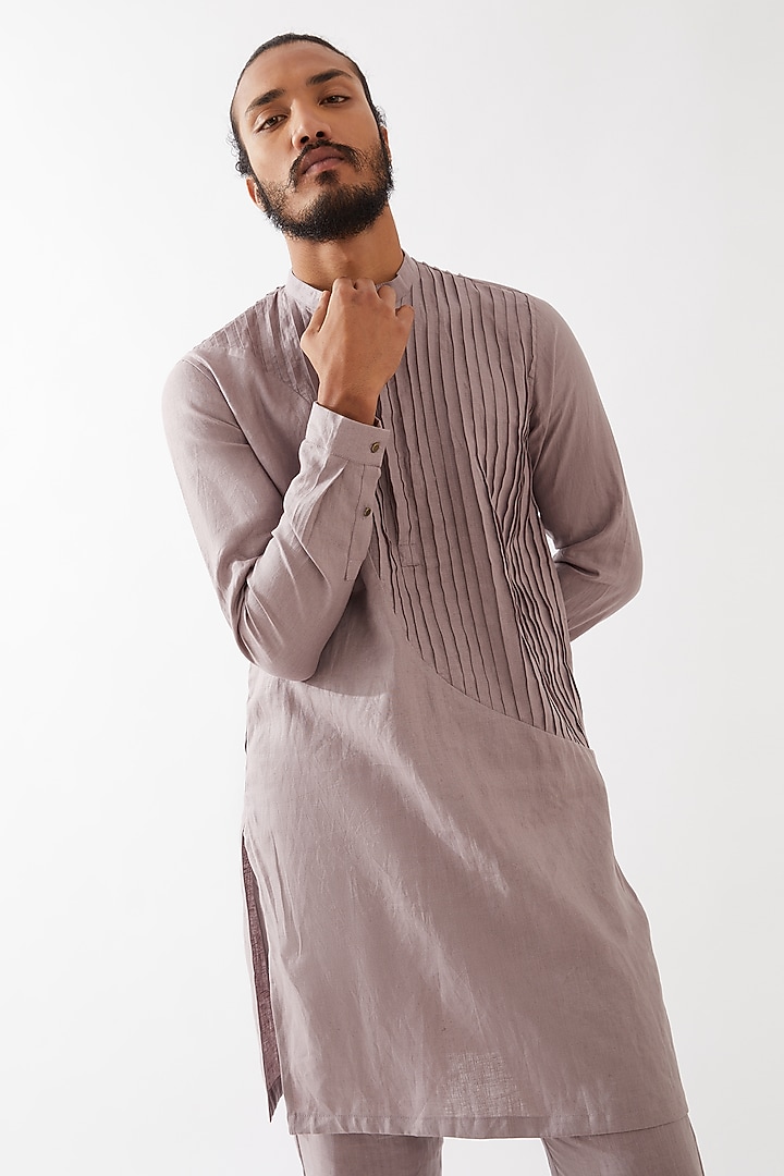 Purple Linen Pleated Textured Kurta Set by Son Of A Noble SNOB Men at Pernia's Pop Up Shop