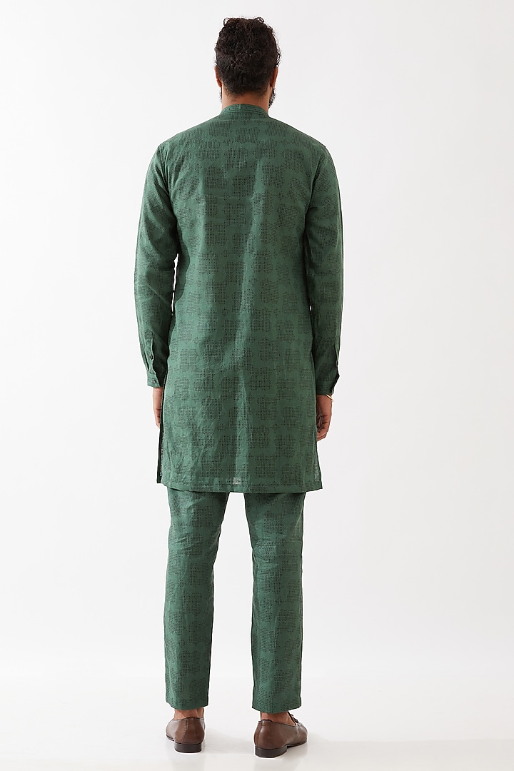 Green Linen Embroidered Kurta Set by Son Of A Noble SNOB Men at Pernia's Pop Up Shop