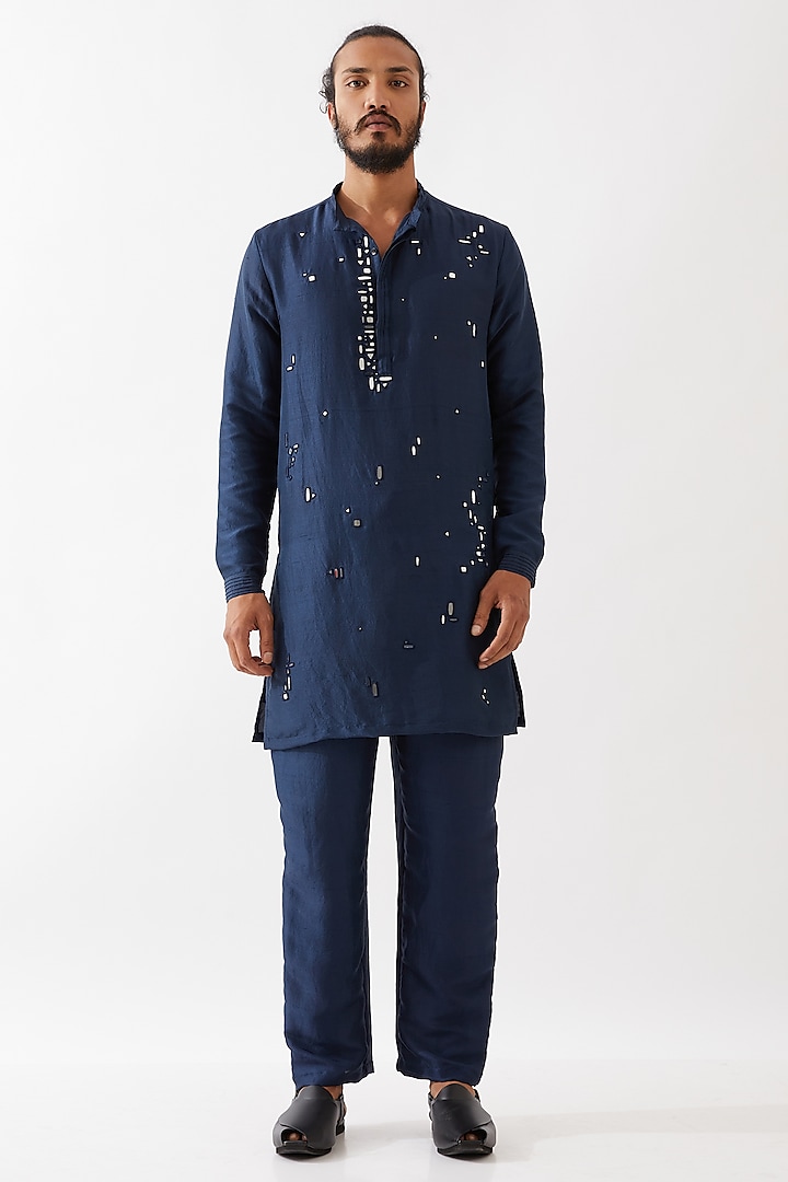 Navy Blue Dupion Silk Embroidered Kurta Set by Son Of A Noble SNOB Men at Pernia's Pop Up Shop