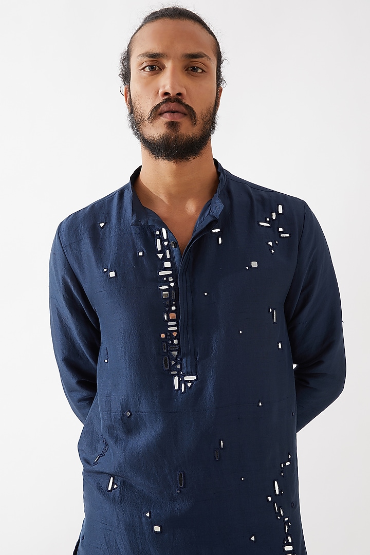 Navy Blue Dupion Silk Embroidered Kurta Set by Son Of A Noble SNOB Men at Pernia's Pop Up Shop