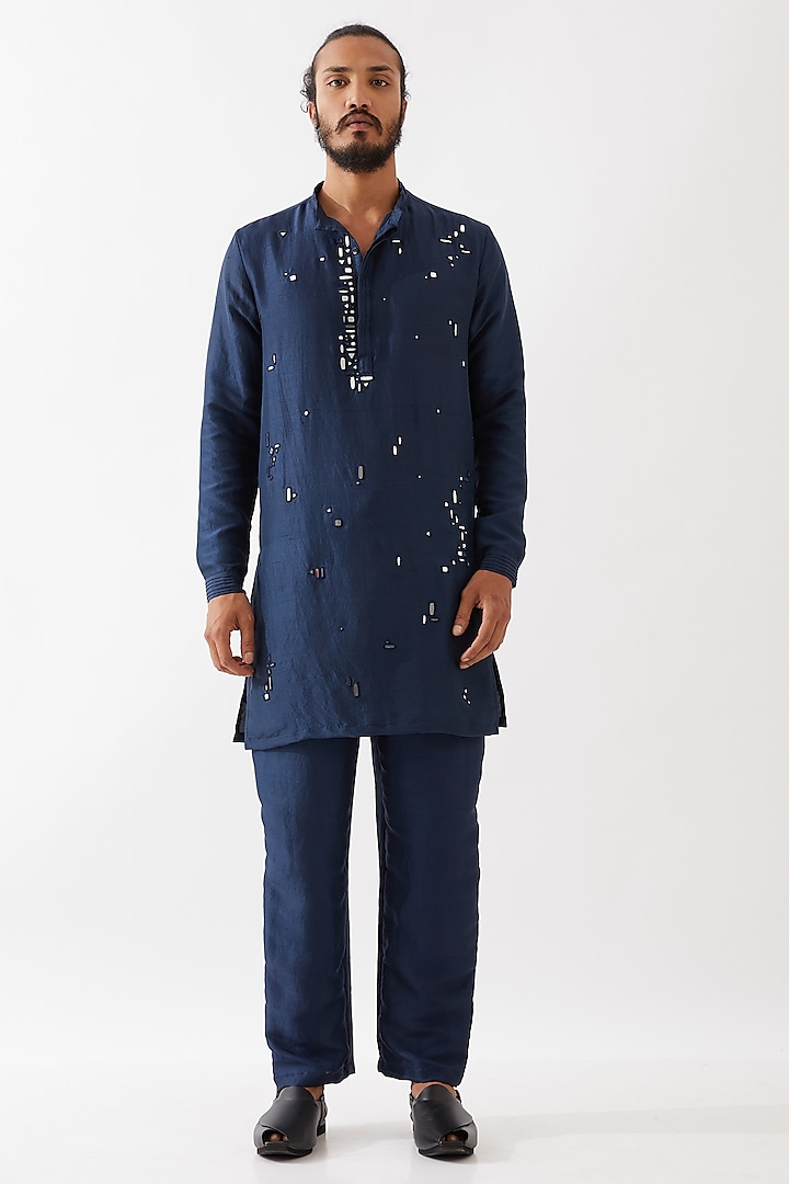 Navy Blue Dupion Silk Embroidered Kurta Set by Son Of A Noble SNOB Men at Pernia's Pop Up Shop