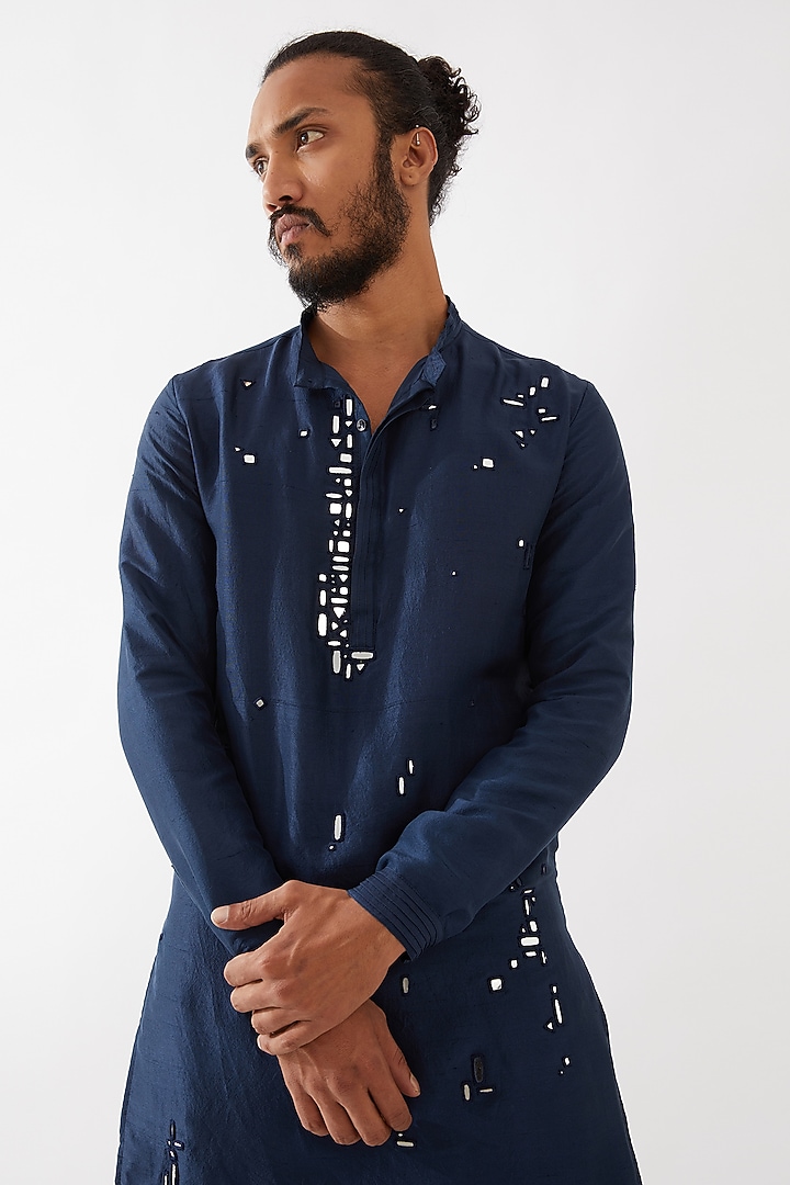Navy Blue Dupion Silk Embroidered Kurta Set by Son Of A Noble SNOB Men at Pernia's Pop Up Shop