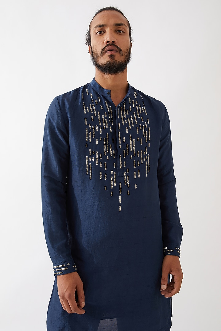 Navy Blue Dupion Silk Embroidered Kurta Set by Son Of A Noble SNOB Men at Pernia's Pop Up Shop