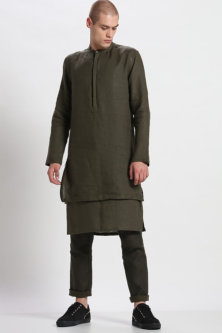 Deep Green Side Seam Kurta by Son Of A Noble SNOB at Pernia's Pop Up Shop