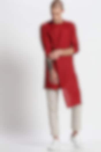 Red Linen Angrakha Kurta by Son Of A Noble SNOB at Pernia's Pop Up Shop