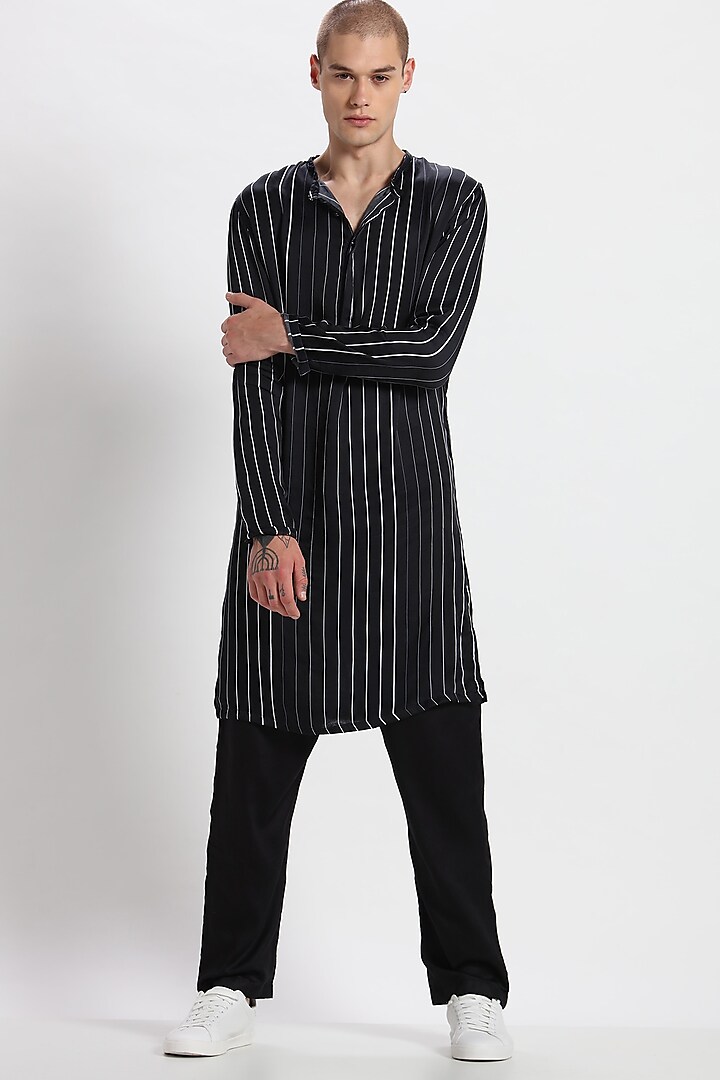 Black Printed Kurta With Pants by Son Of A Noble SNOB