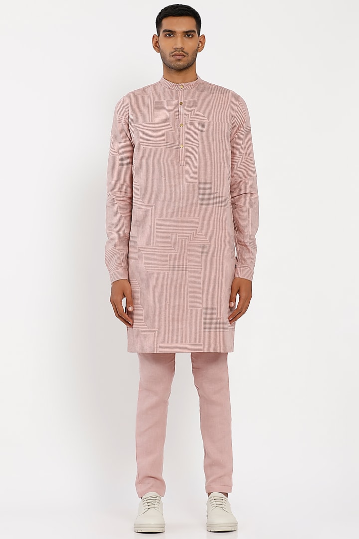 Blush Pink Linen Sherwood Kurta by Son Of A Noble SNOB Men at Pernia's Pop Up Shop