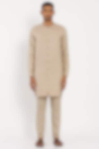 Beige Linen Kurta Set by Son Of A Noble SNOB Men at Pernia's Pop Up Shop