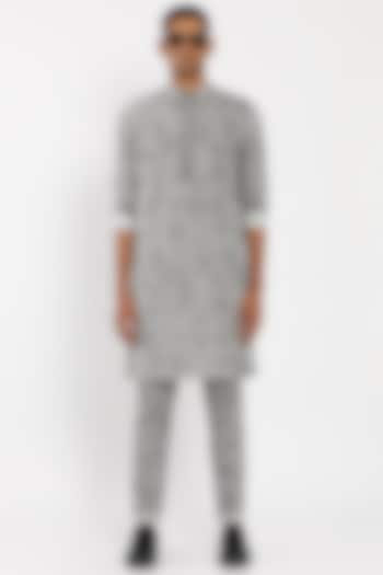 Grey & White Linen Kurta Set by Son Of A Noble SNOB Men at Pernia's Pop Up Shop
