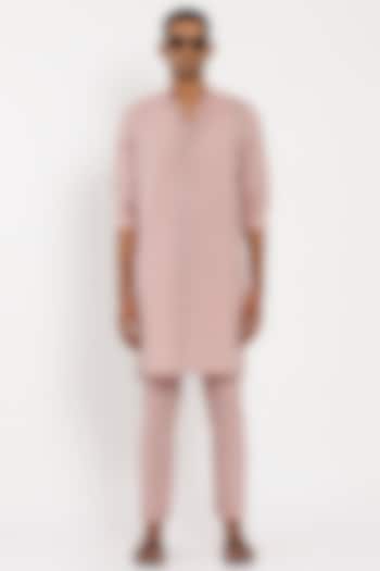 Blush Pink Linen Kurta Set by Son Of A Noble SNOB Men at Pernia's Pop Up Shop