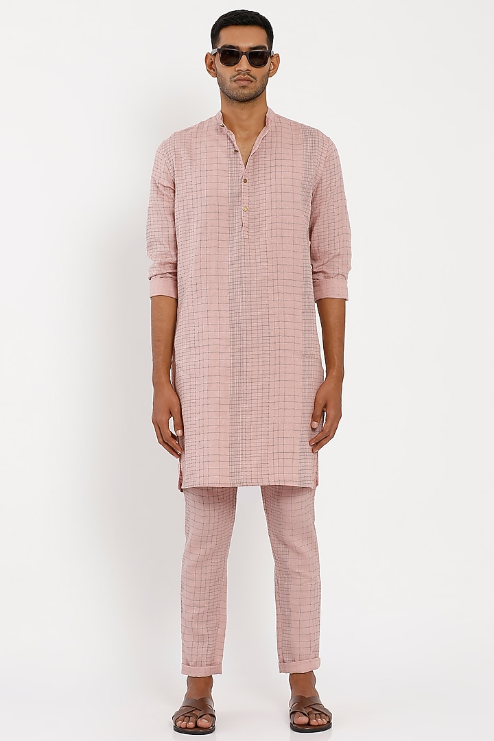 Blush Pink Linen Kurta Set by Son Of A Noble SNOB Men at Pernia's Pop Up Shop