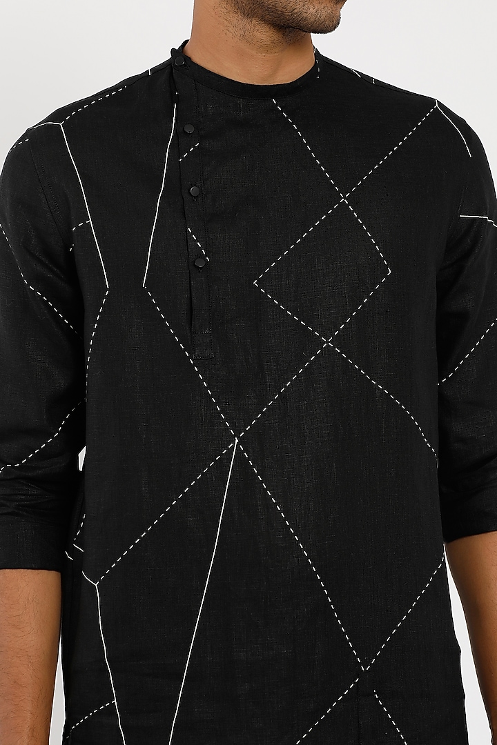 Black Linen Kurta Set by Son Of A Noble SNOB Men at Pernia's Pop Up Shop