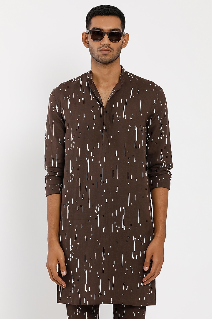 Brown Kurta Set In Linen by Son Of A Noble SNOB Men at Pernia's Pop Up Shop