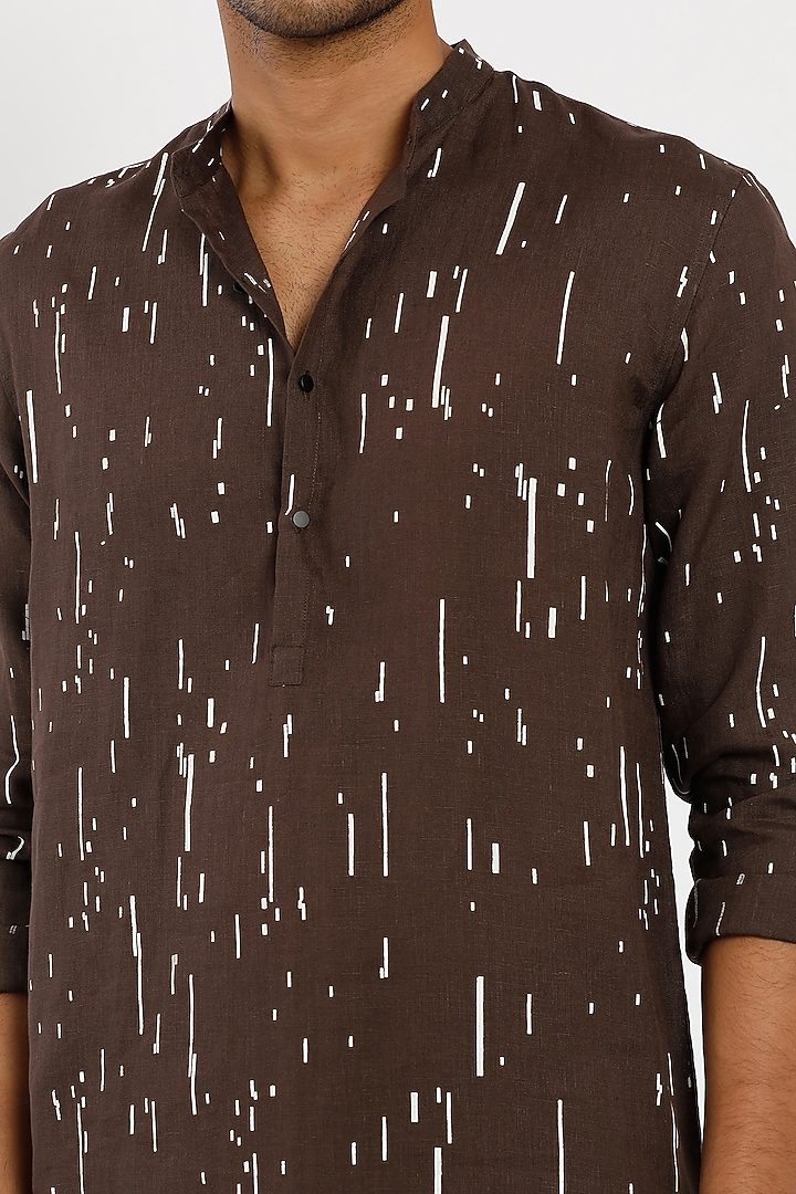 Brown Kurta Set In Linen by Son Of A Noble SNOB Men at Pernia's Pop Up Shop