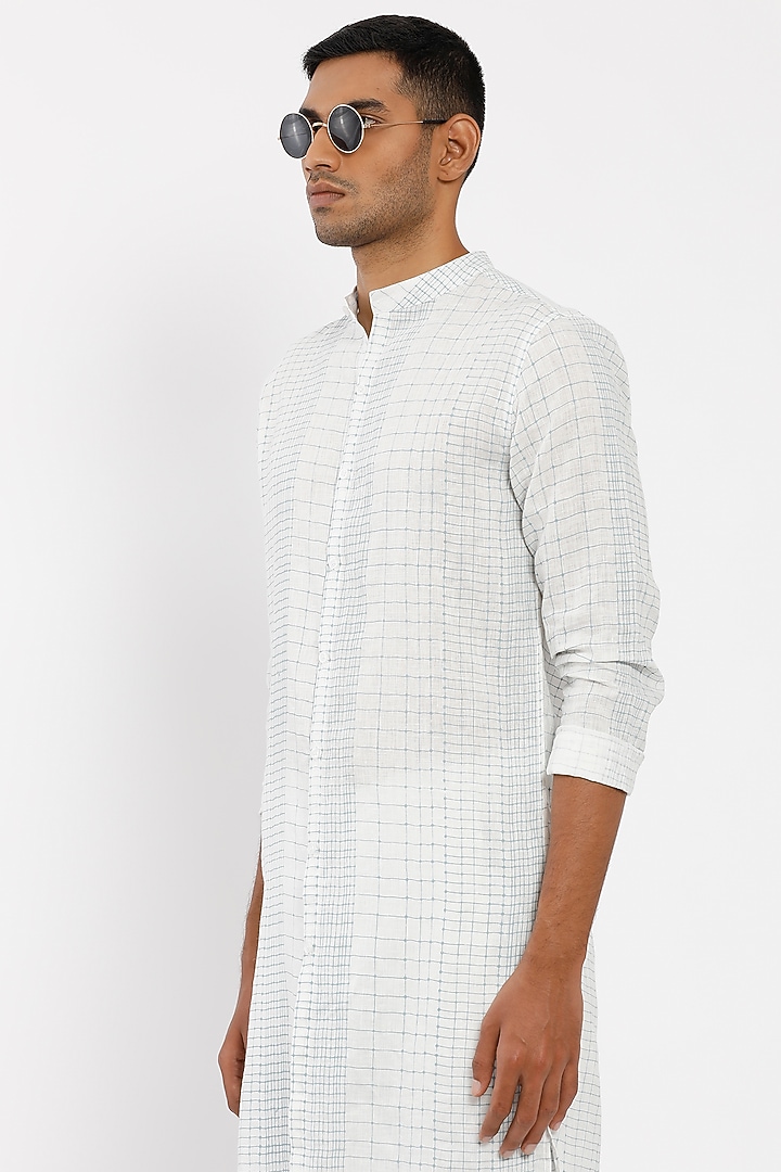 White Kurta Set In Linen by Son Of A Noble SNOB Men at Pernia's Pop Up Shop