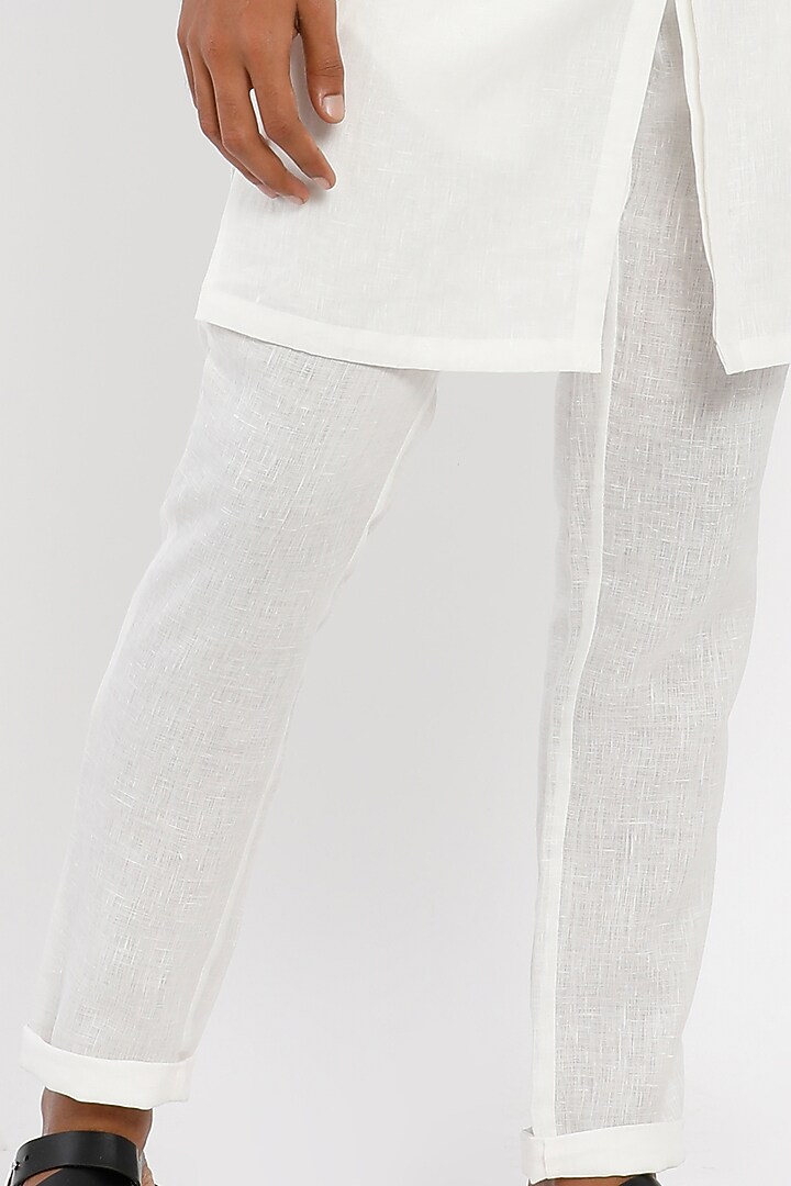 White Kurta Set In Linen by Son Of A Noble SNOB Men at Pernia's Pop Up Shop