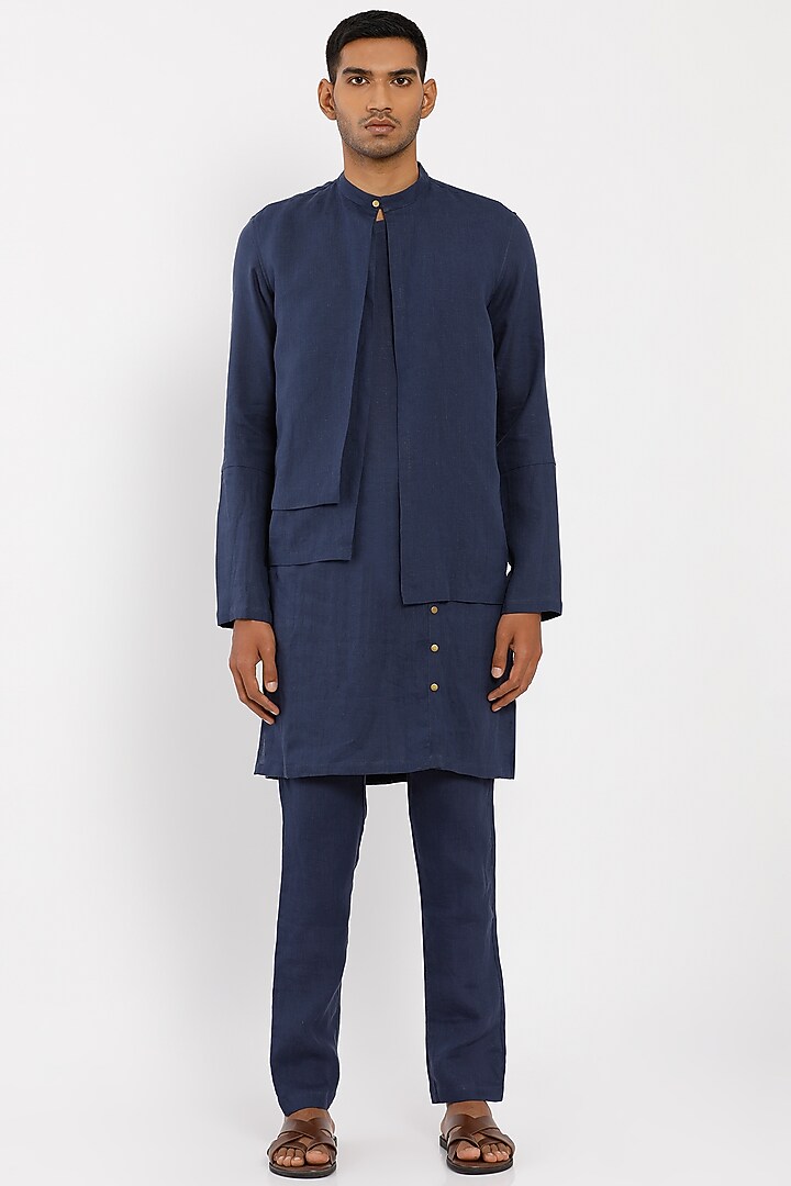 Navy Blue Linen Klaus Kurta by Son Of A Noble SNOB Men at Pernia's Pop Up Shop