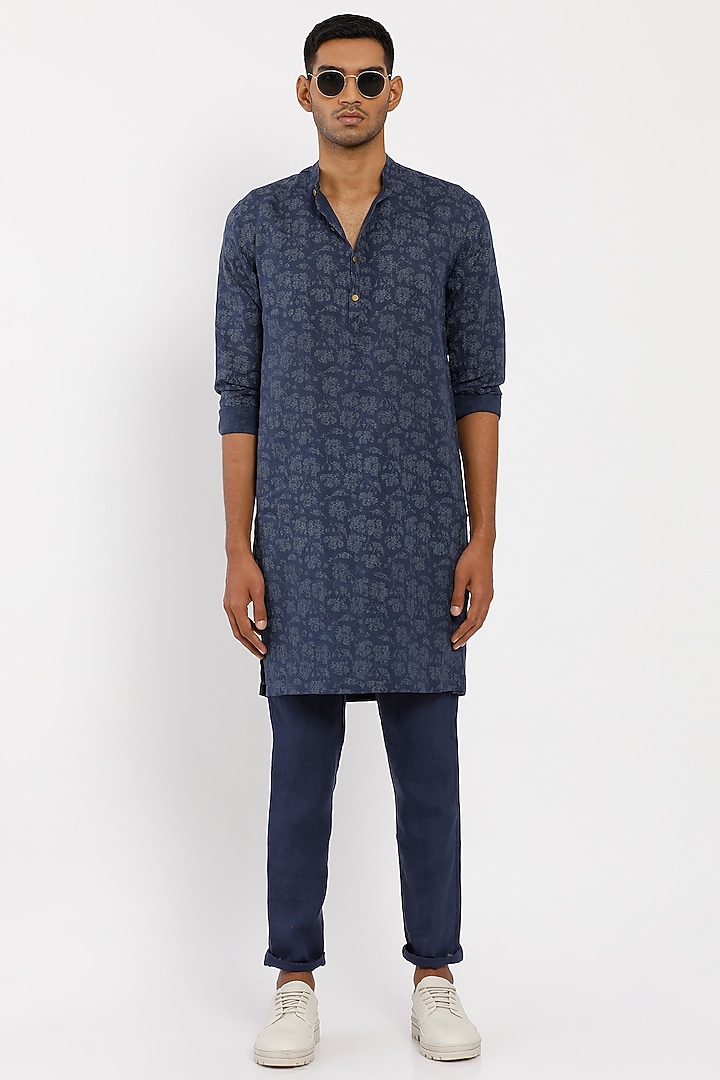 Navy Blue Linen Vintage Kurta by Son Of A Noble SNOB Men at Pernia's Pop Up Shop