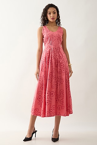 Salmon Pink & Red Cotton Satin Printed Pleated Midi Dress by SNOB