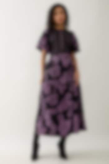 Black Cotton Satin Printed Ruched Midi Skirt by SNOB at Pernia's Pop Up Shop