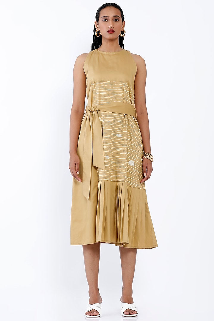 Gold Printed Pleated Dress With Tie-Up Belt by SNOB at Pernia's Pop Up Shop