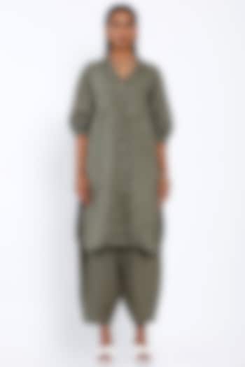 Catalina Green Linen Tunic Set by SNOB at Pernia's Pop Up Shop