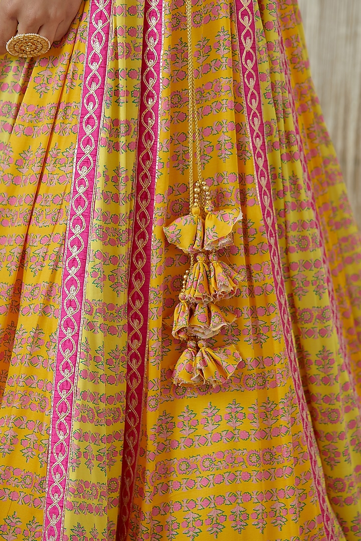 Mustard Printed & Embroidered Wedding Lehenga Set by Shyam Narayan Prasad at Pernia's Pop Up Shop