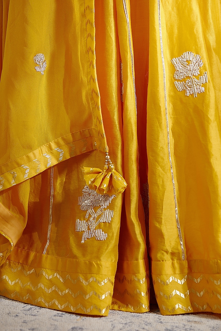 Mustard Embroidered Wedding Sharara Set by Shyam Narayan Prasad at Pernia's Pop Up Shop