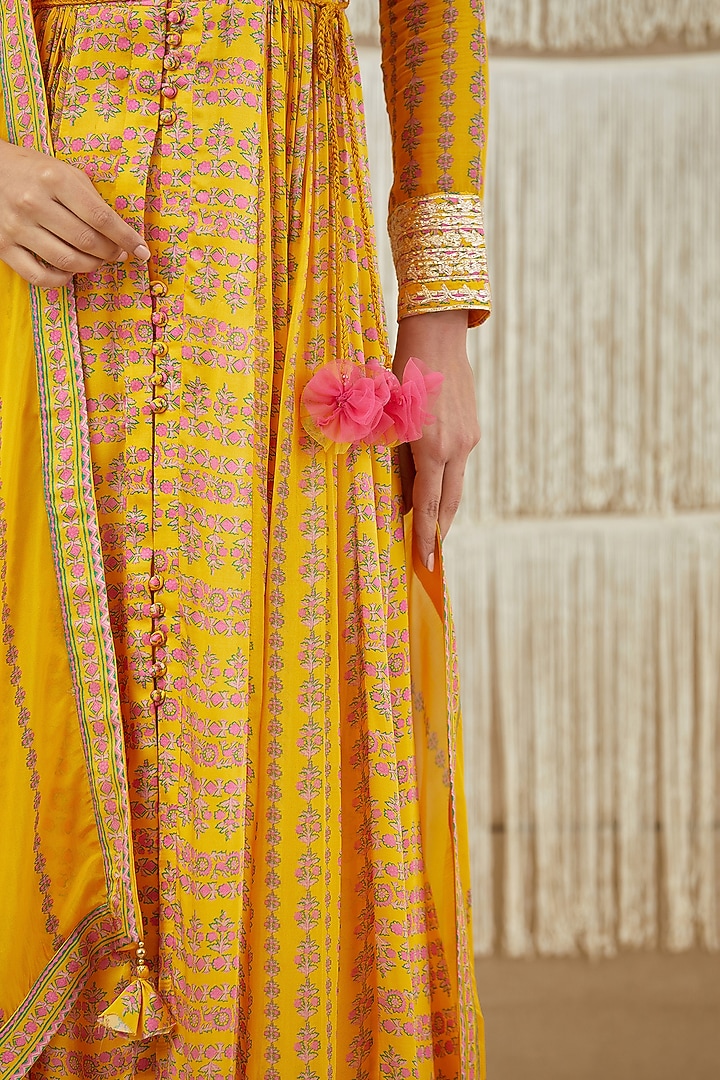 Mustard Embroidered Wedding Anarkali Set by Shyam Narayan Prasad at Pernia's Pop Up Shop