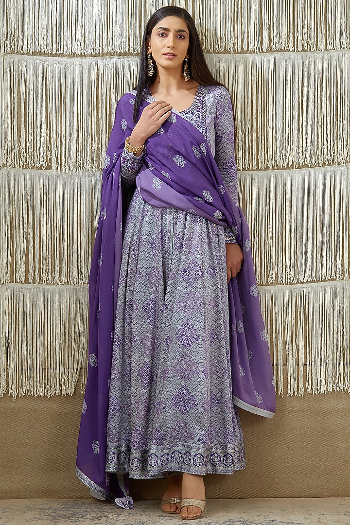 Purple Embroidered Wedding Anarkali Set by Shyam Narayan Prasad at Pernia's Pop Up Shop