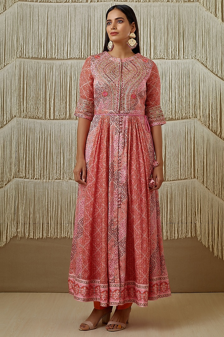 Persian Pink Embroidered Wedding Anarkali Set by Shyam Narayan Prasad at Pernia's Pop Up Shop