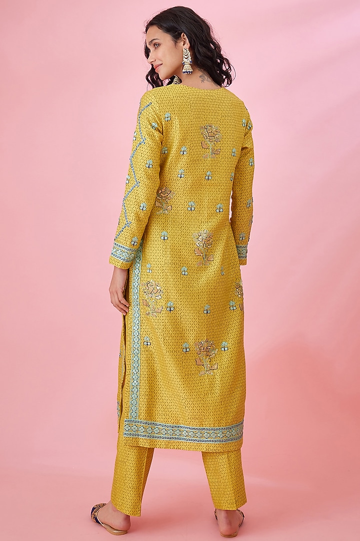 Yellow Chanderi Silk Printed & Embroidered Kurta Set by Shyam Narayan Prasad at Pernia's Pop Up Shop