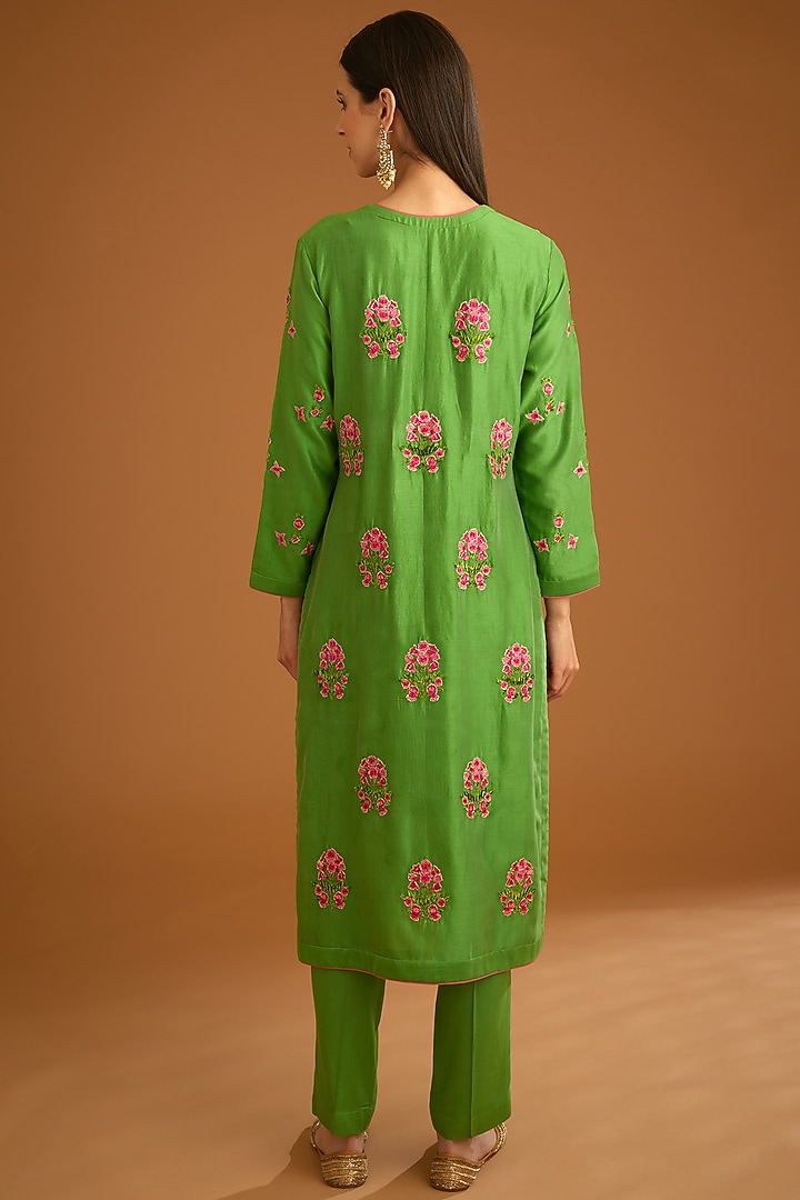 Green Chanderi Embroidered Kurta Set by Shyam Narayan Prasad at Pernia's Pop Up Shop
