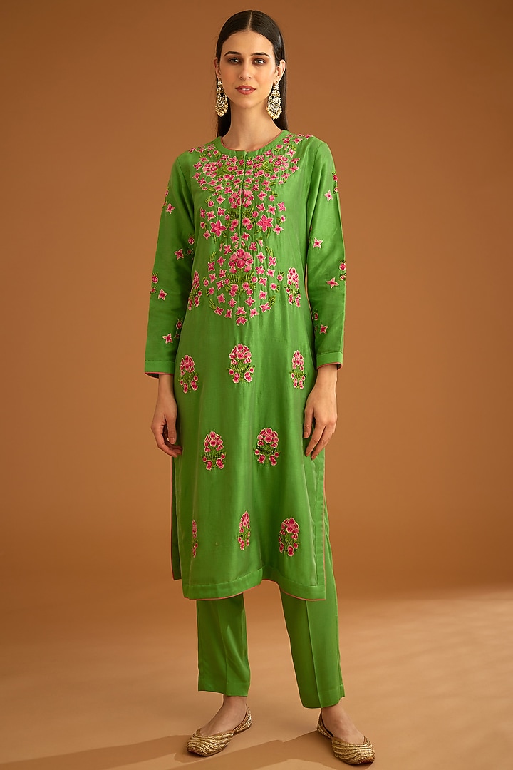 Green Chanderi Embroidered Kurta Set by Shyam Narayan Prasad at Pernia's Pop Up Shop